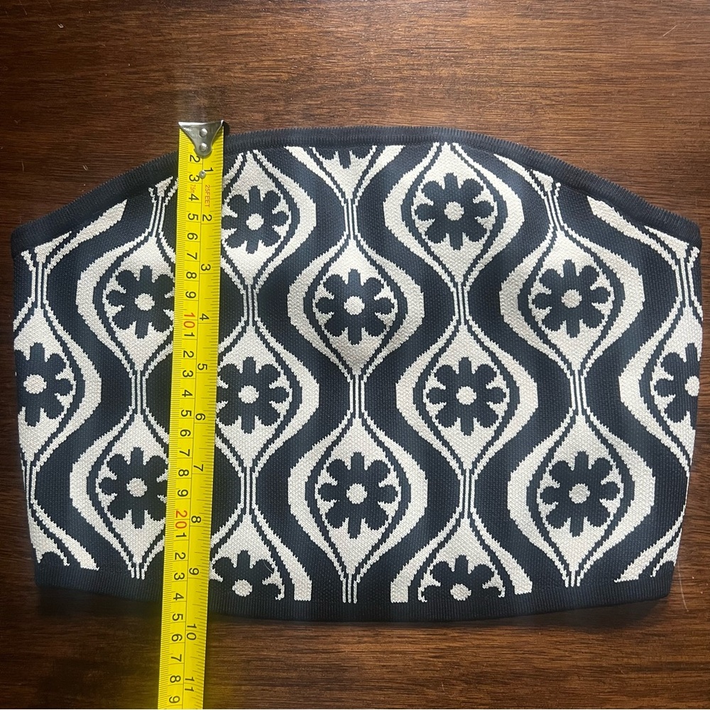 Finders Keepers Quinn Knit Tube Crop Top - Picture 5 of 7
